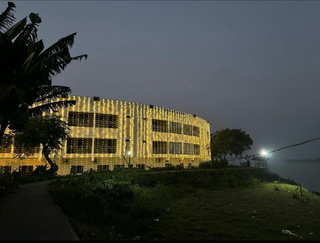 Ichhamati Hotel And Restaurant Hasnabad Exteriör bild