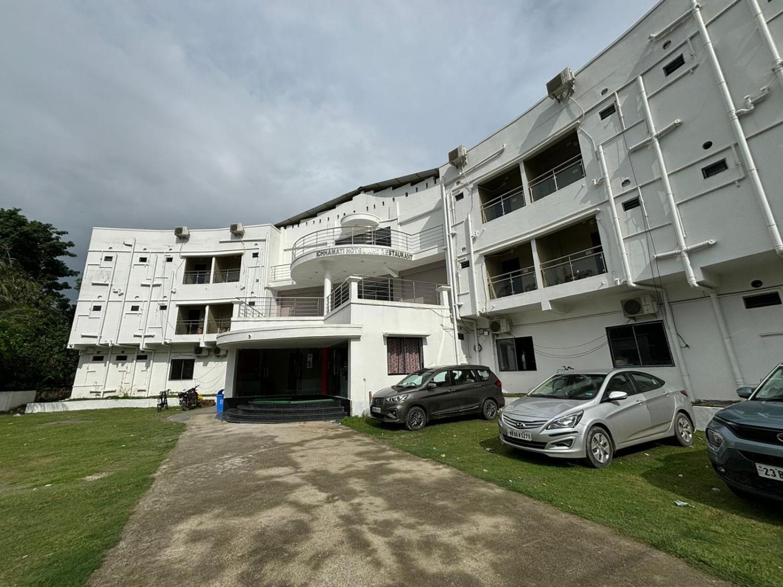 Ichhamati Hotel And Restaurant Hasnabad Exteriör bild
